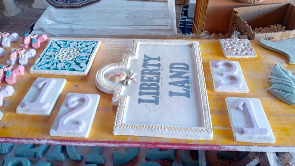 Artesanías en zona de trabajo